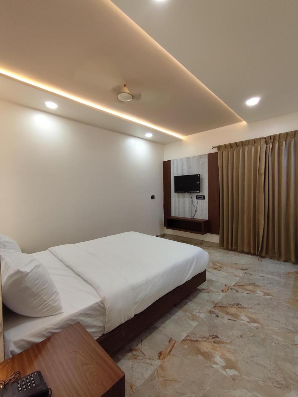 Sree Mahalakshmi Residency By K Hotels Virudunagar 외부 사진